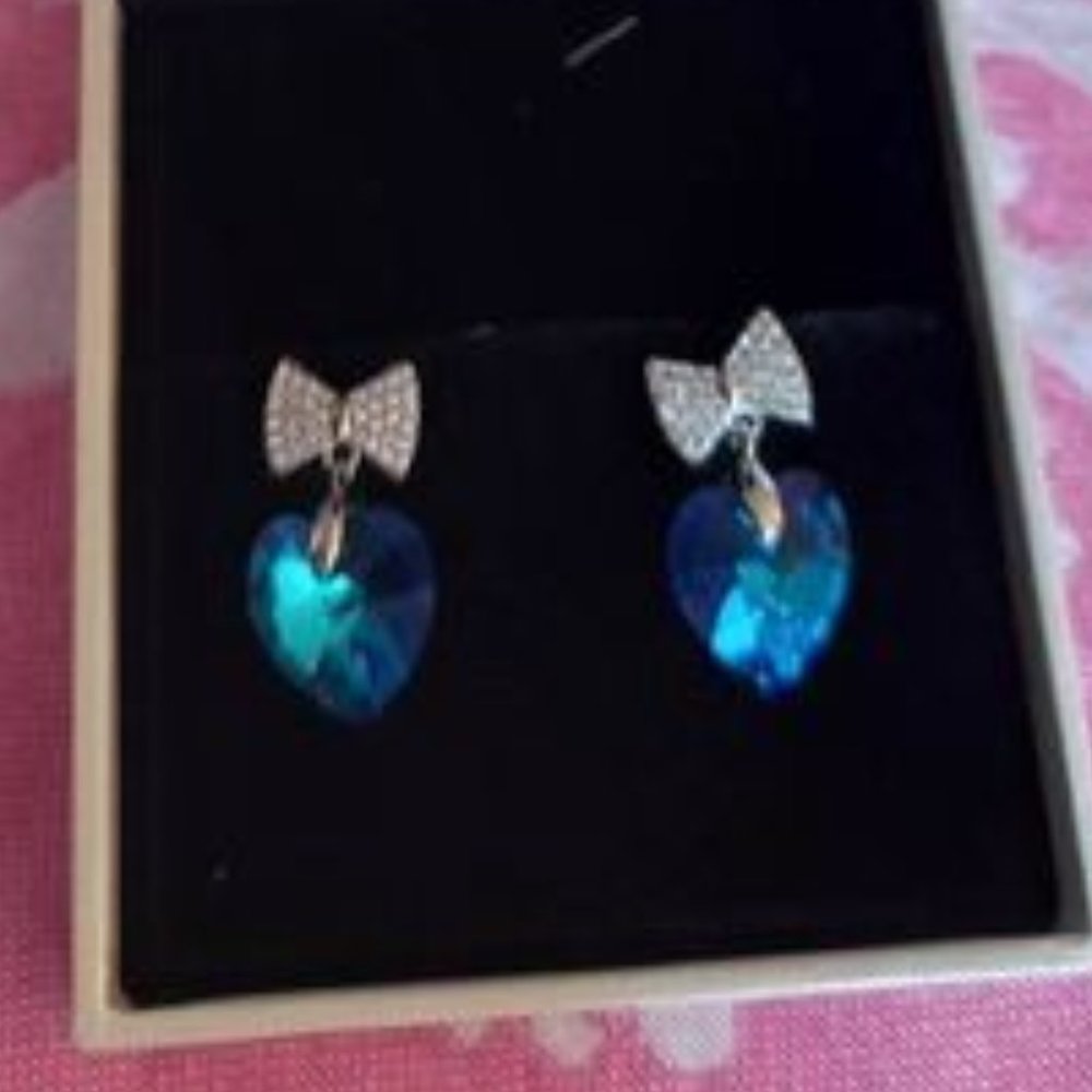 NWT BLUE HEART BOW EARRINGS CRYSTALS BY SWAROVSKI - Picture 3 of 6